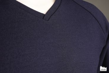 Herrenpullover Ron aus Bio Merinowolle schwarzblau mit V-Ausschnitt