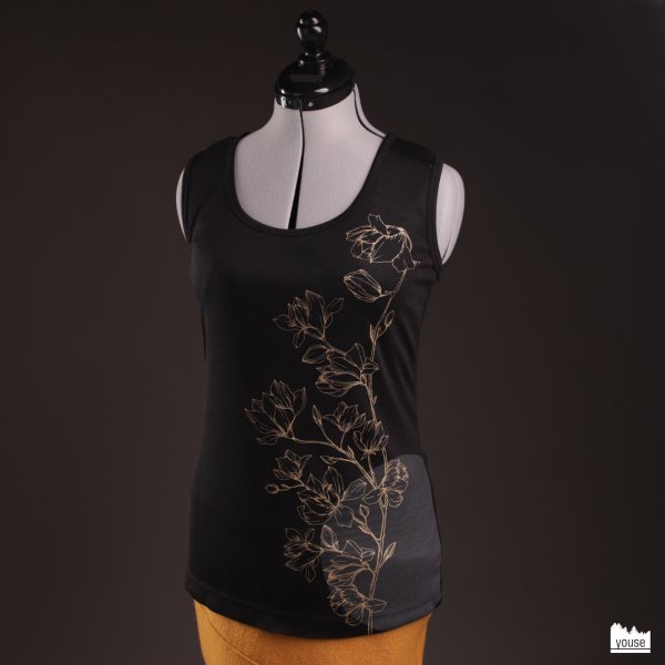 goldene Magnolien auf schwarz